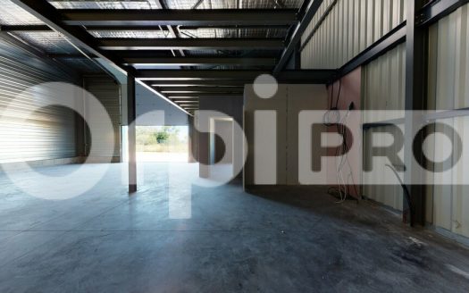 Local d&rsquo;activité/Entrepôt de 225 m² à louer à Perouges