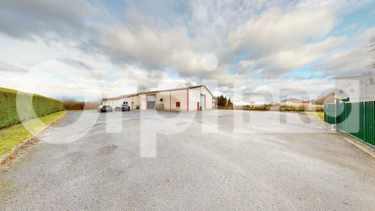545 m² sur TERRAIN CLOS de 2 578 m²…