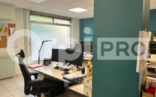 Bureau à louer 227 m² à Villefranche