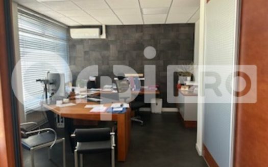 Bureau à louer 227 m² à Villefranche