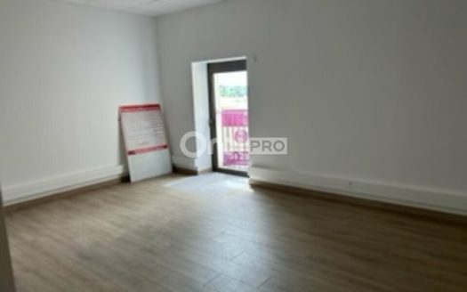 Bureau à louer à Civrieux en Dombes