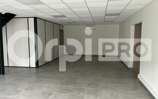 Bureau à louer à Genay