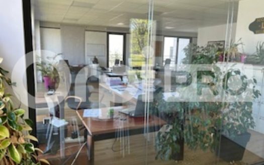 Bureau à louer à Limas