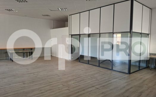 Bureau à vendre à Lacenas
