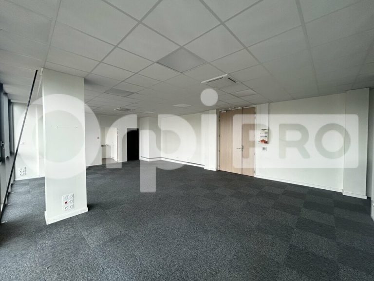 Bureaux modernes et lumineux de 112 m² au R+1
