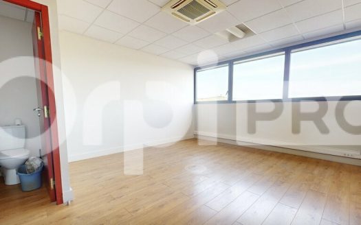 CIVRIEUX D&rsquo;AZERGUES – BUREAU – CENTRE MEDICAL