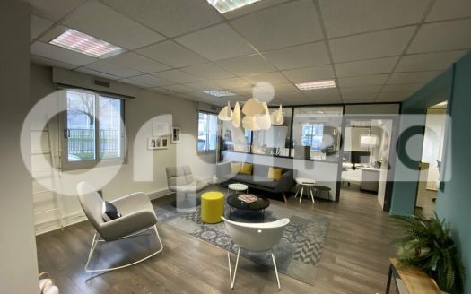 INVESTISSEUR – VAULX EN VELIN – 982 m2