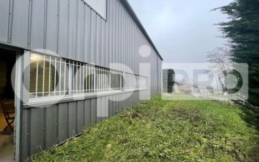 Local activité 308  m² et terrain