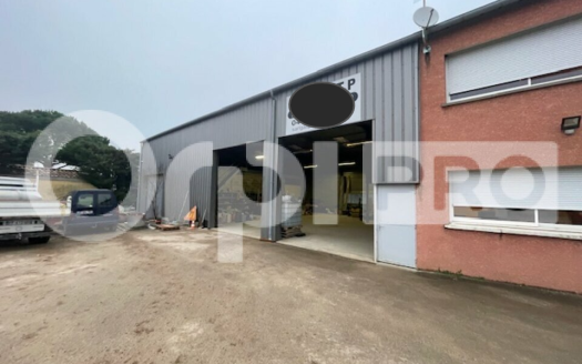 Local activité 308  m² et terrain