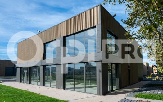 Local d&rsquo;Activités – 1960 m²