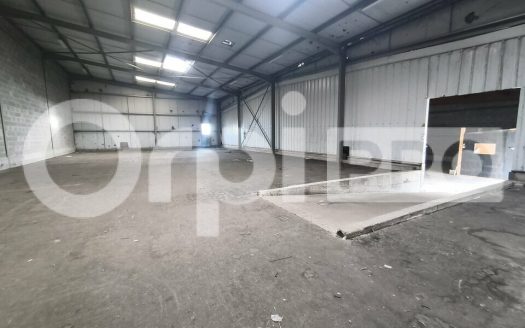 Local d&rsquo;activité de 1 000 m² divisible avec extérieur