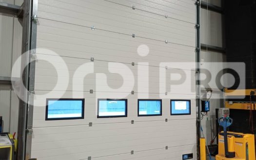Local d&rsquo;activité de 1 500 m² avec porte sectionnelle – prêt à l’emploi