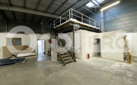 Local d&rsquo;activité de 500 m2 environ – Vaulx en Velin – 2 minutes de l&rsquo;autoroute
