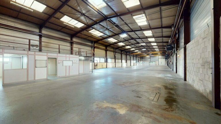 Local d’activités – 1220m²