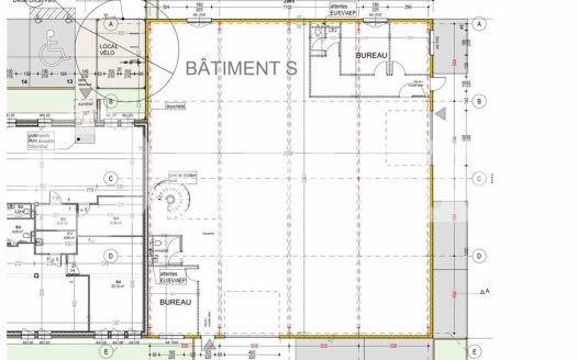 Local d&rsquo;activités 230 m² avec bureaux et terrain privatif – Site sécurisé à Neuville-sur-Saône