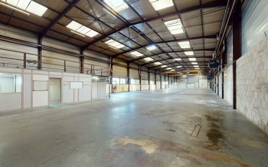 Local d&rsquo;activités – 2400m²