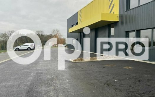 Un local d&rsquo;activité de 539,50 m² dont 450,75 m² au sol et 88,50 m² en mezzanine
