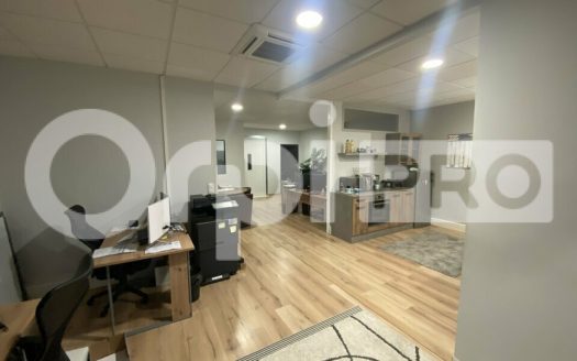 VENTE – VILLEFRANCHE Local d&rsquo;activité et bureaux de 230 m2 avec visibilité directe sur A6