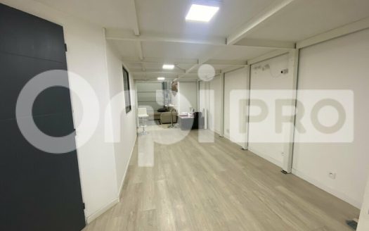 VENTE – VILLEFRANCHE Local d&rsquo;activité et bureaux de 230 m2 avec visibilité directe sur A6