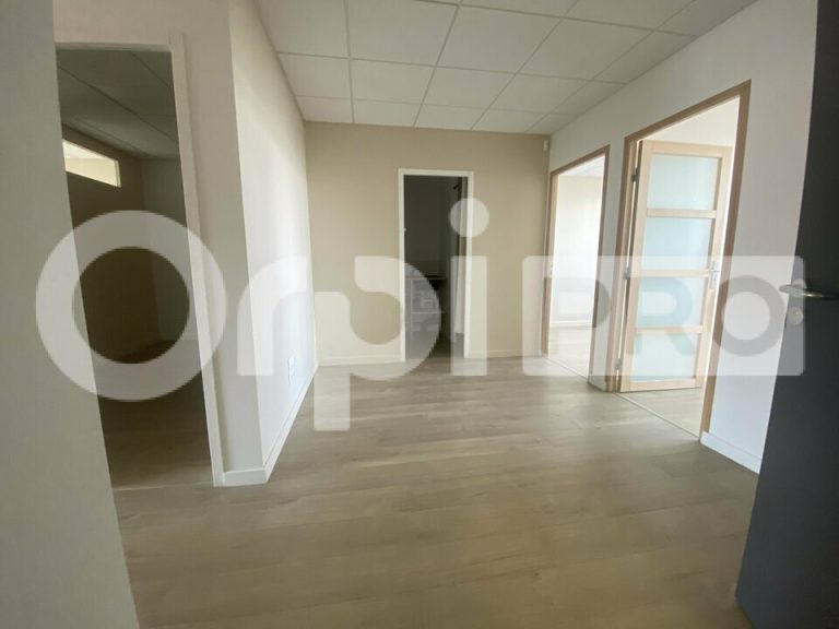 uffeCIVRIEUX D’AZERGUES – BUREAU – CENTRE MEDICAL