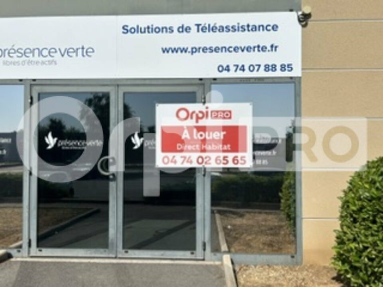 Local Commercial/bureau à louer à Villefranche/Limas
