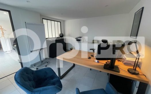 Bureaux à louer – Villefranche centre avec 4 parking