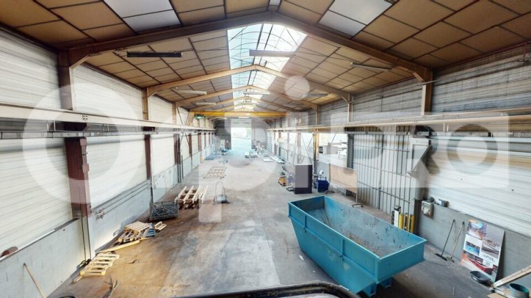 Local d’activité de 650 m² à Jassans-Riottier (01480)