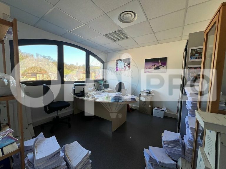 bureau de 72 m2 avec parking