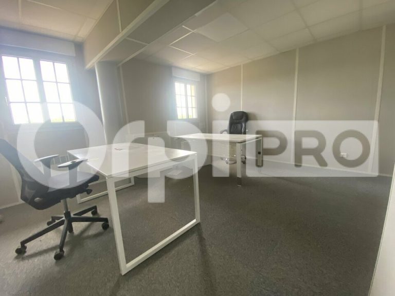 BUREAUX – ST JEAN DE THURIGNEUX – 170 m2 — photo 2