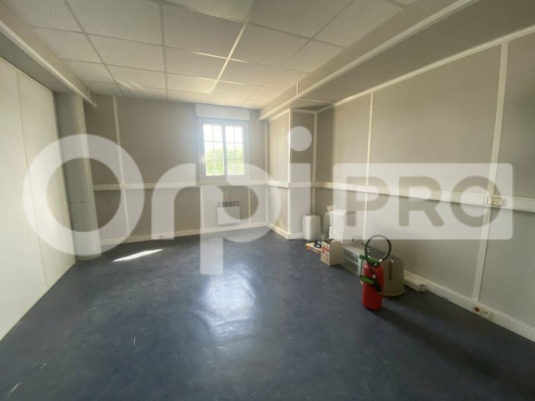 BUREAUX – ST JEAN DE THURIGNEUX – 170 m2 — photo 3