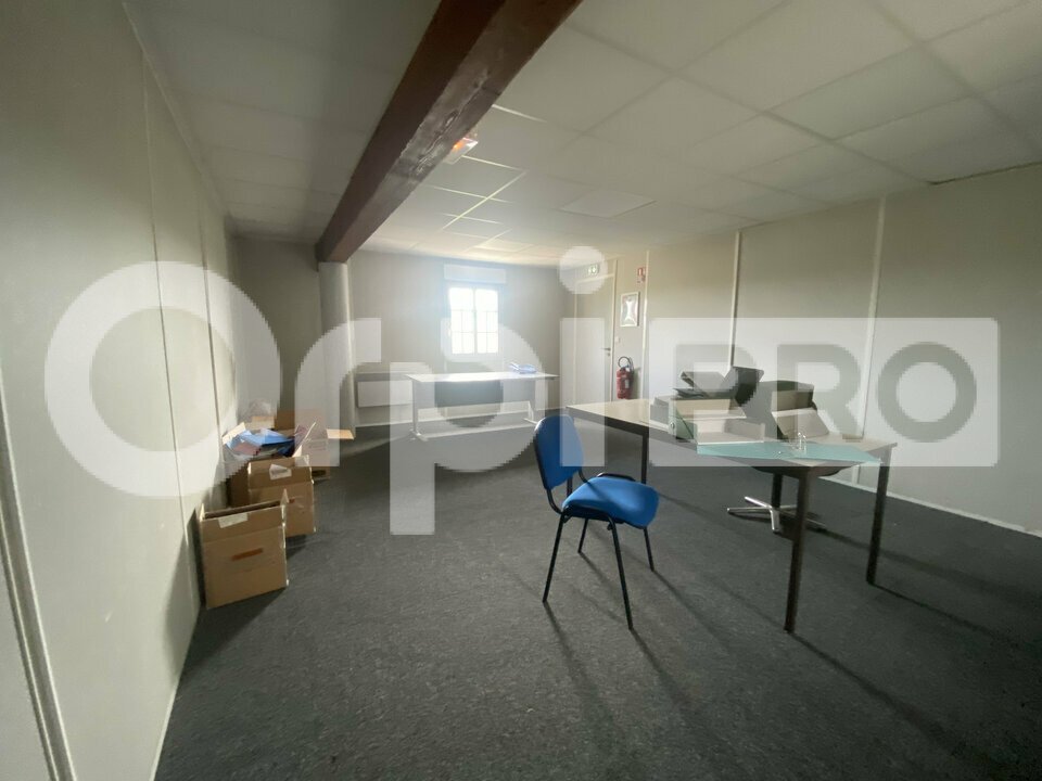 BUREAUX – ST JEAN DE THURIGNEUX – 170 m2 — photo 1