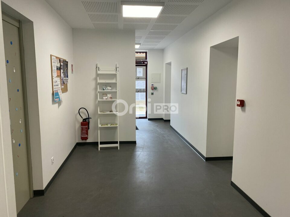Bureau à Vendre aux Chères (69380) — photo 1