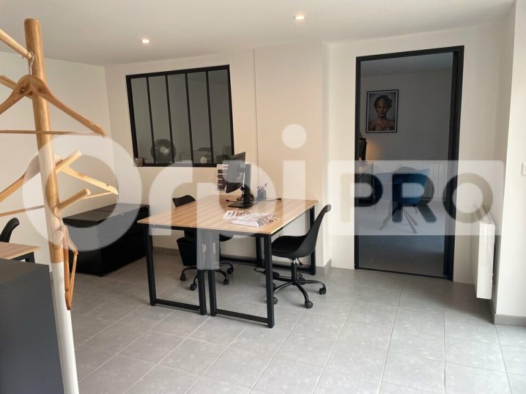 Bureaux à louer – Villefranche centre avec 4 parking — photo 2
