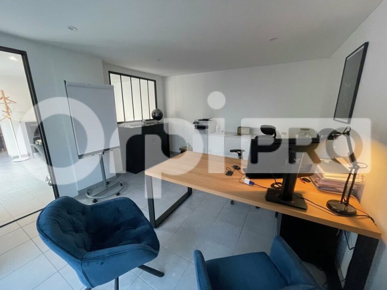 Bureaux à louer – Villefranche centre avec 4 parking — photo 3