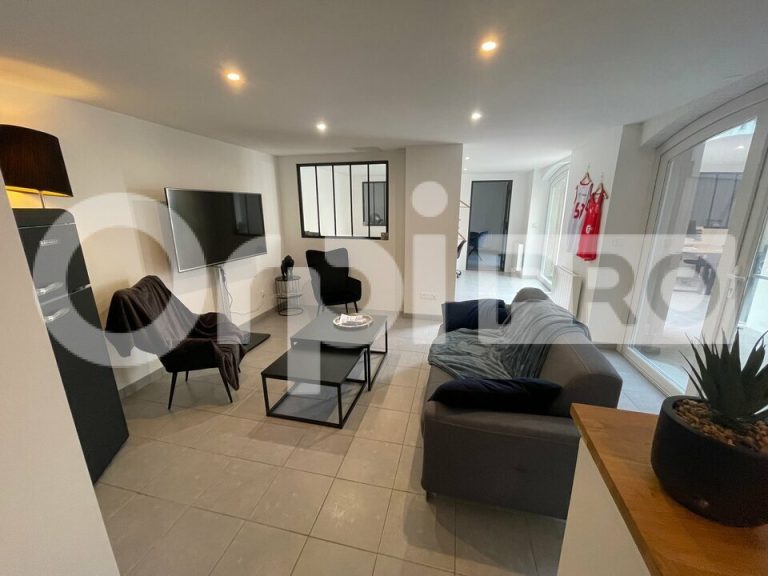 Bureaux à louer – Villefranche centre avec 4 parking