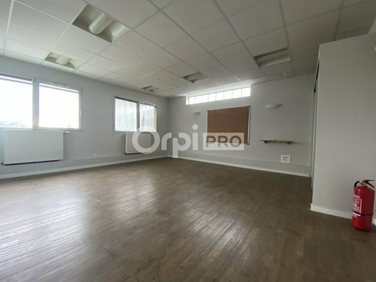CABINET MEDICAL – TREVOUX – 93m2