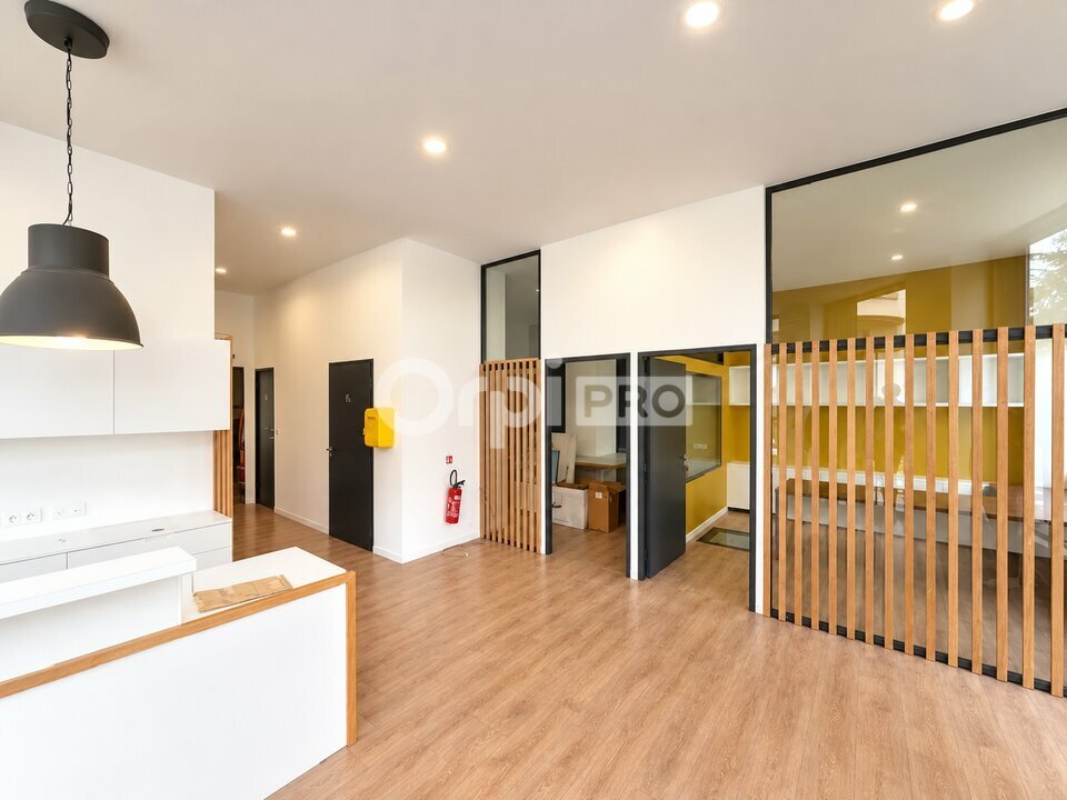 LOCAL COMMERCIAL – 435 m² à louer – LYON CENTRE — photo 1