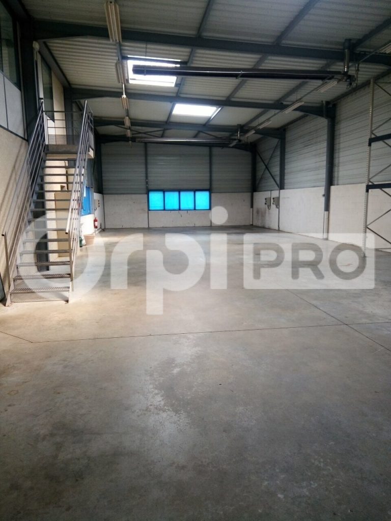 LOCATION – LOCAL D’ACTIVITE – REYRIEUX