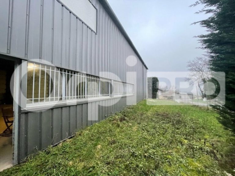 Local activité 308 m² et terrain — photo 2