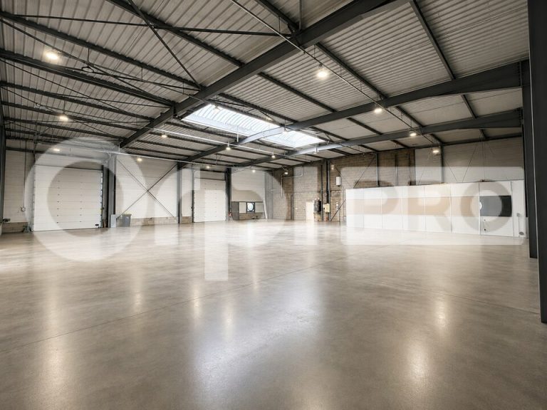 Locaux d’Activités – 1 440 m² idéal siège social