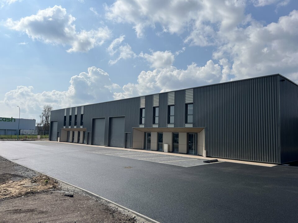 Locaux d’Activités – 1518m² — photo 1