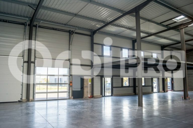 Locaux d’Activités – 415 m² — photo 2
